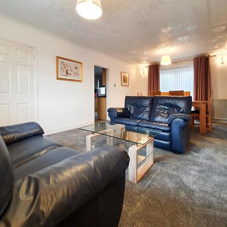 3 Bedroom House Amazon M90 Dunfermline Edinburgh Exteriér fotografie
