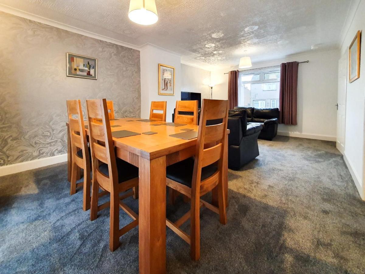 3 Bedroom House Amazon M90 Dunfermline Edinburgh Exteriér fotografie