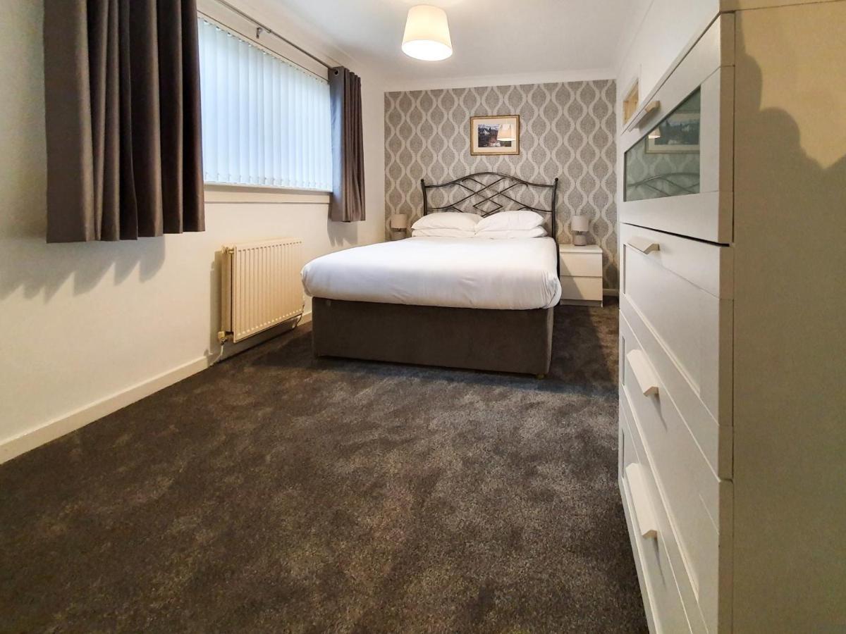 3 Bedroom House Amazon M90 Dunfermline Edinburgh Exteriér fotografie